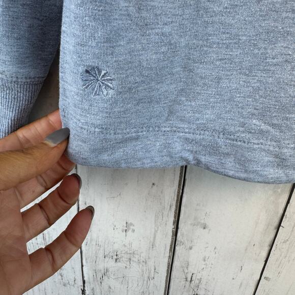 Athleta Blue Heather Clarity V-Neck Thumbholes Sweatshirt #466781 Size Medium - Picture 10 of 15